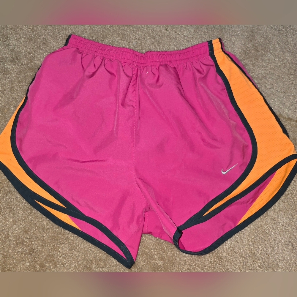 Nike Women's Tempo Dri-FIT Mid-Rise 3-in. Running Shorts-Size Small- EUC